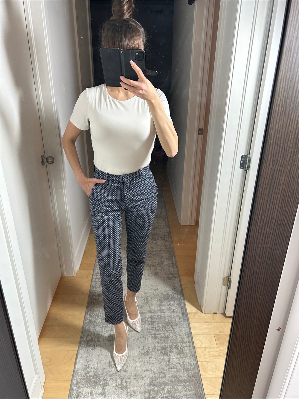 H&M Navy Blue Ankle Pants – Size 4 – Tailored Slim Fit